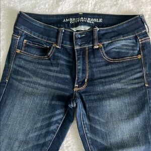 American Eagle Outfitters Women's Artist Crop Blue Jeans. Size 6R